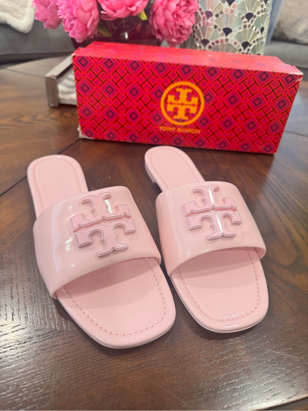 Tory Burch Baby Pink Patent Leather Slide Sandals - Picture 2 of 4
